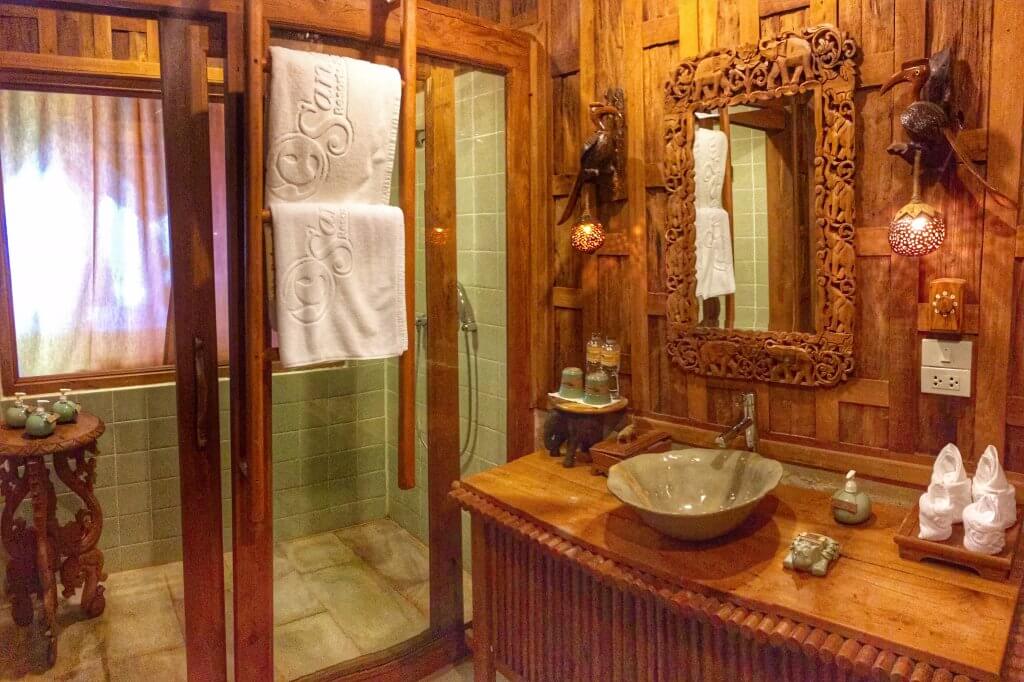 Wooden clad bathroom in Santhiya, Koh Yao Yai