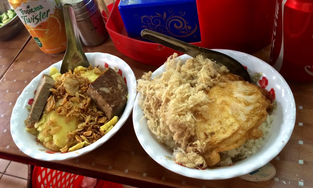 Hanoi street food xoi