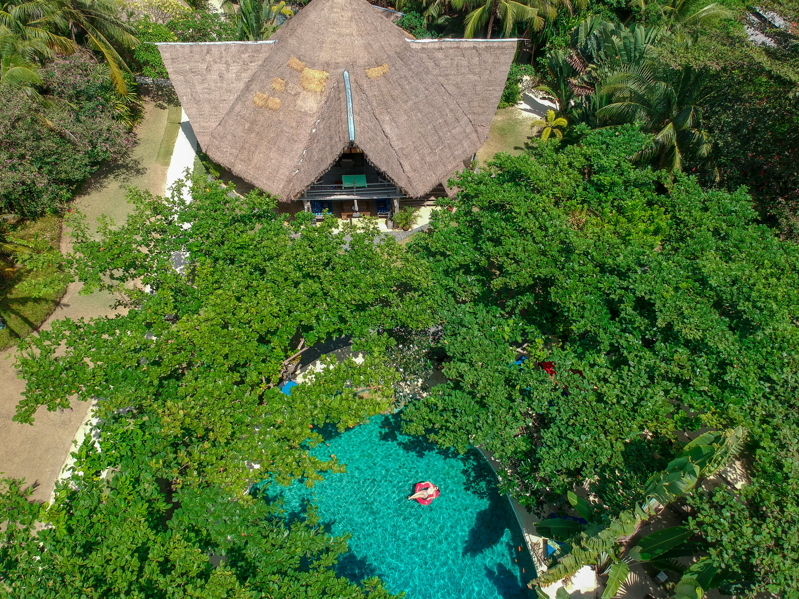 Pulau Joyo, Singapore - chilling in the pool