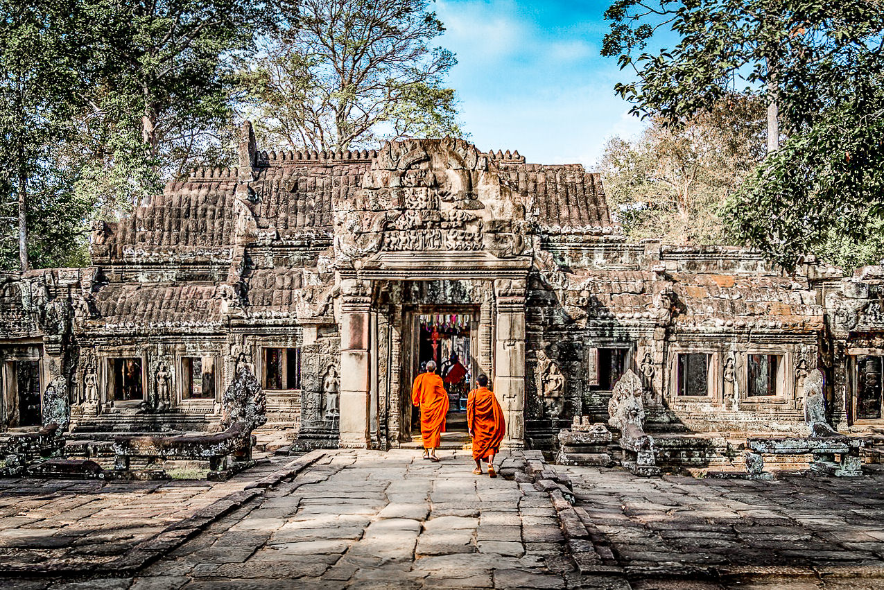 Visiting Angkor Wat in One Day - Buddhist monks, Siem Reap, Cambodia